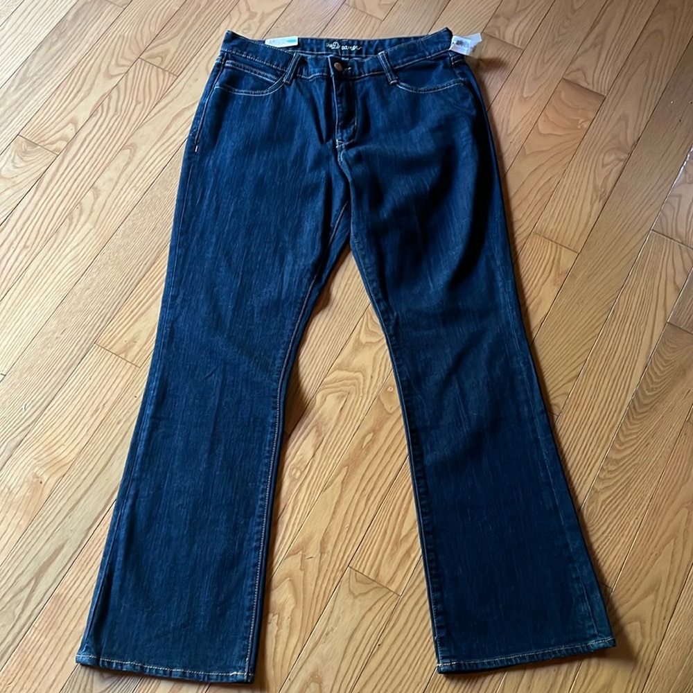 New OLD Navy The Dreamer Dark wash boot cut jeans in Size 12